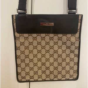 Authentic Vintage Gucci crossover